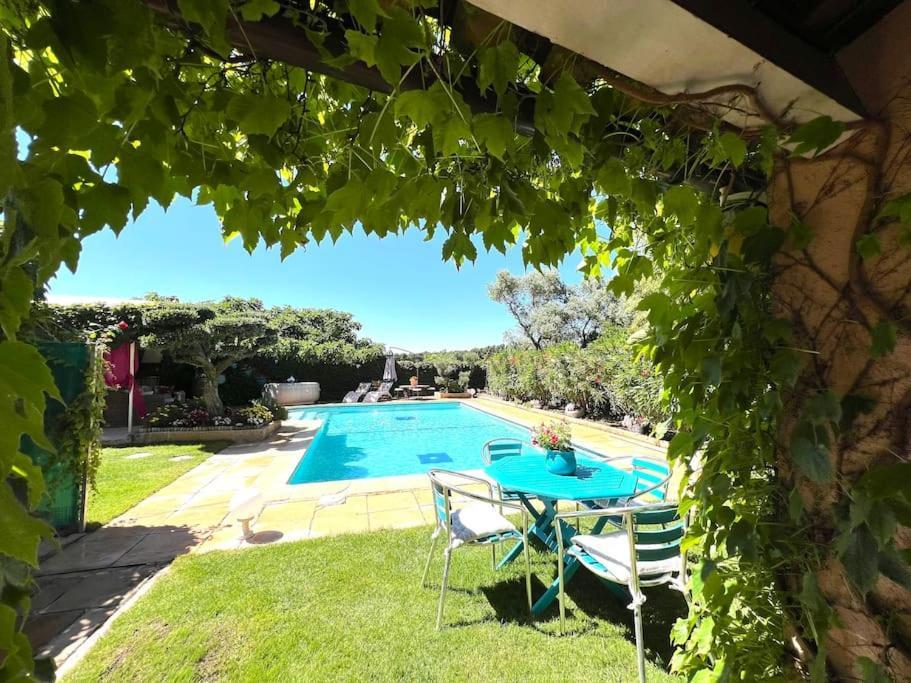 Ferienwohnung Le Jardin De Mae Bouc-Bel-Air Exterior foto