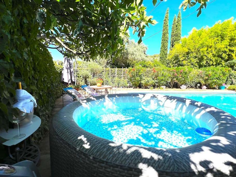 Ferienwohnung Le Jardin De Mae Bouc-Bel-Air Exterior foto